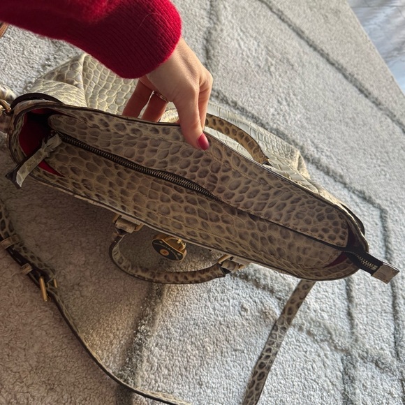 Dooney and Bourke Satchel Bag croc embossed reptile gray cream leather - Picture 5 of 14